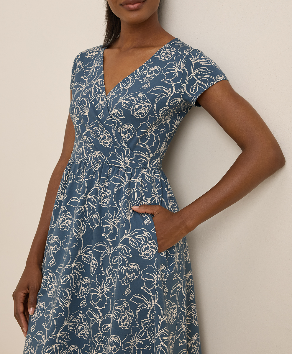 fit & flare crossover dress Stylish Fit and Flare Dress with Cross Belt Forest Green / M