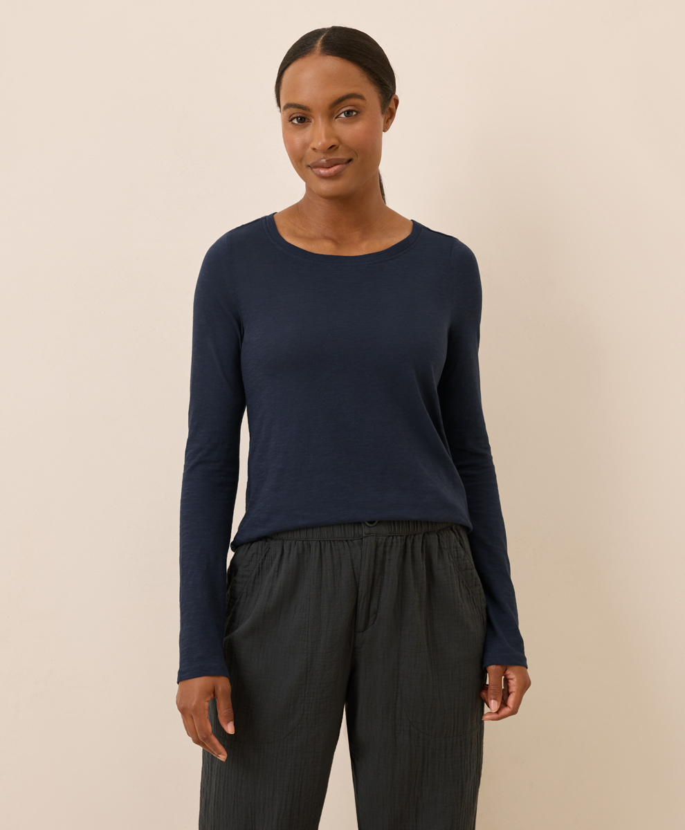 売れ筋商品|||パクト カットソー トップス レディース Women's Organic Cotton Featherweight Slub V-Neck Tee Deep sea Women's Clearance On The Go-to Pocket Legging made with